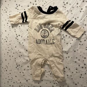 Dog Lovers outfit for your baby! NWOT 0-3 months